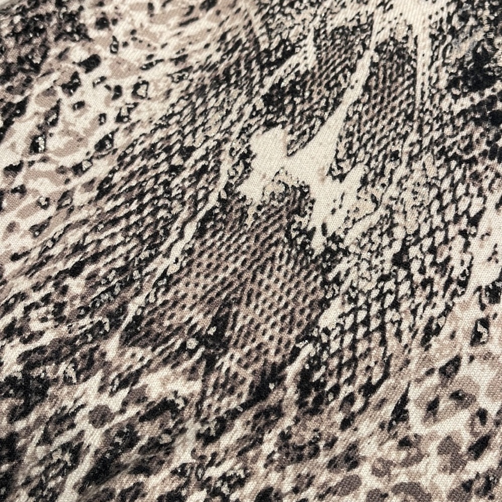 Sparkle snake skin sweater